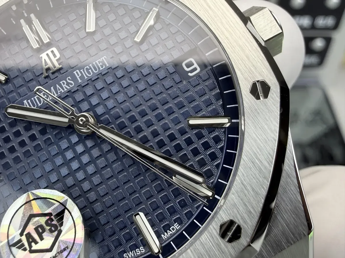 丹东4302一体机芯真能打？APS厂爱彼15500半个月实测报告