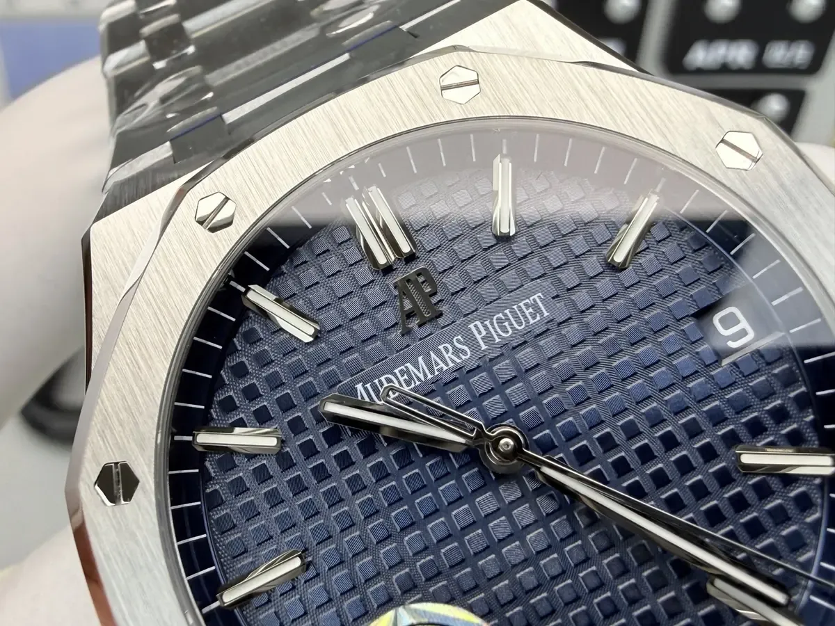 丹东4302一体机芯真能打？APS厂爱彼15500半个月实测报告