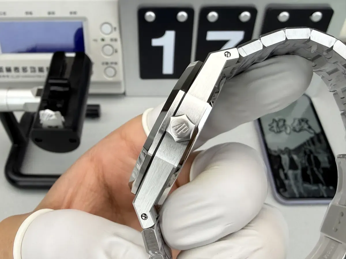 丹东4302一体机芯真能打？APS厂爱彼15500半个月实测报告