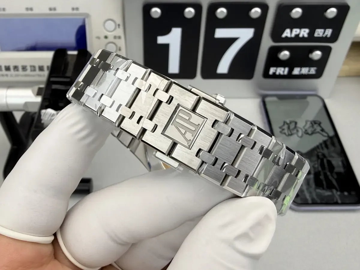 丹东4302一体机芯真能打？APS厂爱彼15500半个月实测报告