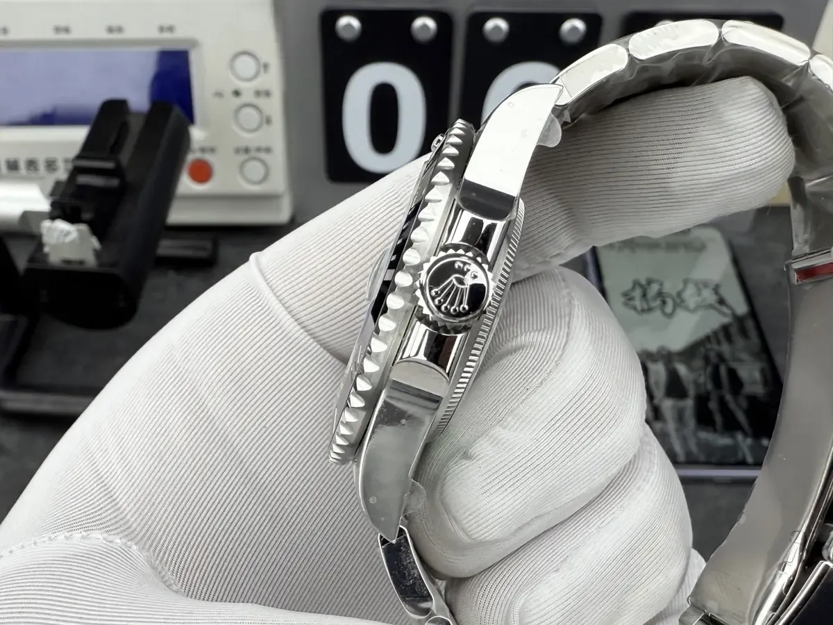 VS厂黑水鬼最新版深度评测：丹东3235机芯70小时动储