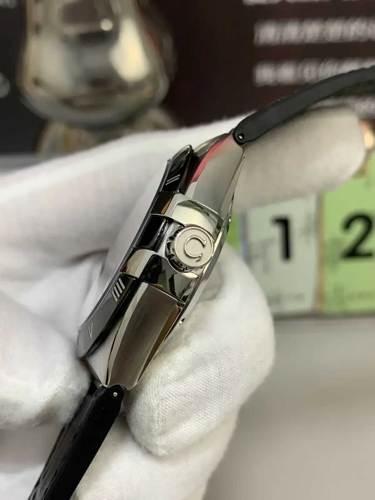 欧米茄星座复刻机芯哪家强？VS厂8900双发条盒+60小时动储解析