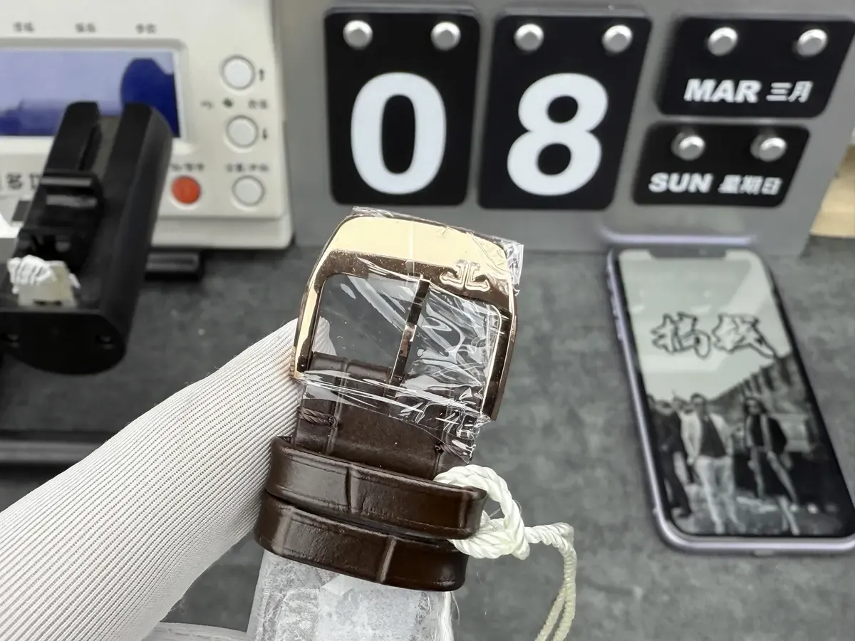 从外观到机芯：APS厂积家月相大师细节能否以假乱真？