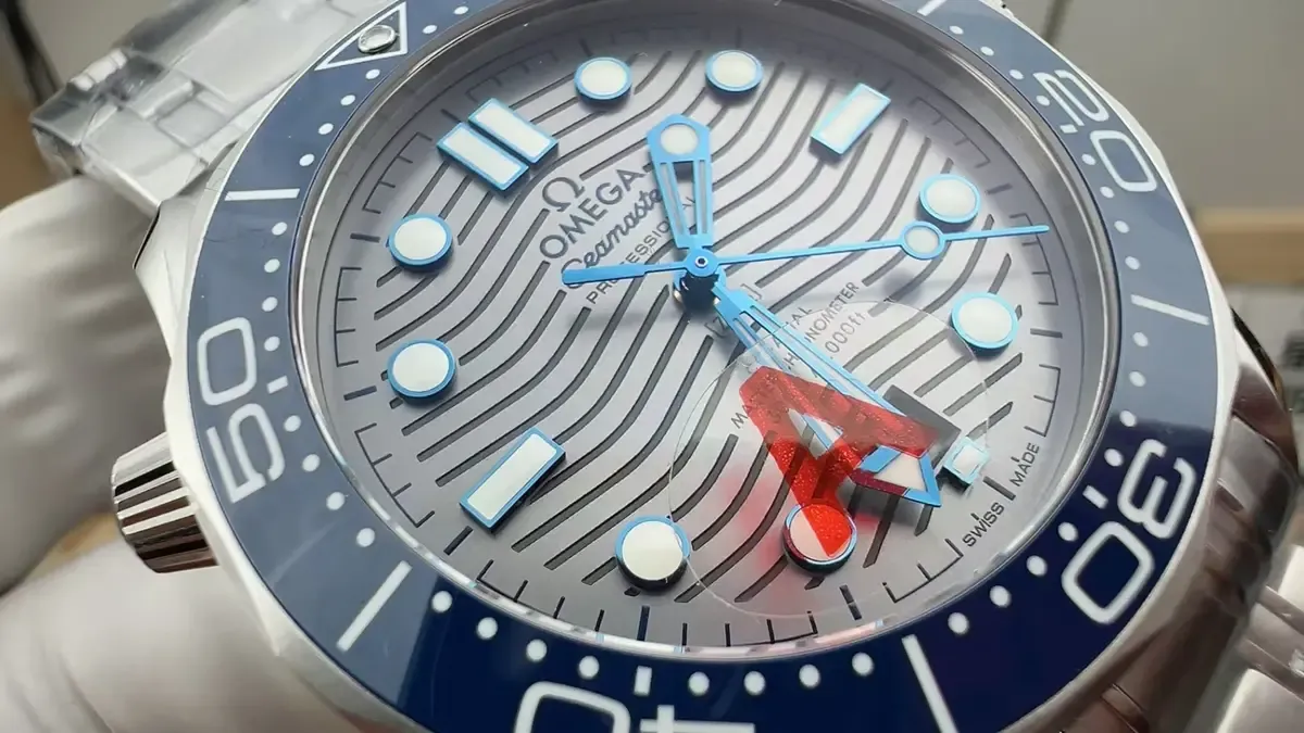 VS厂欧米茄海马300米评测：蓝陶瓷灰盘还原度有多高？