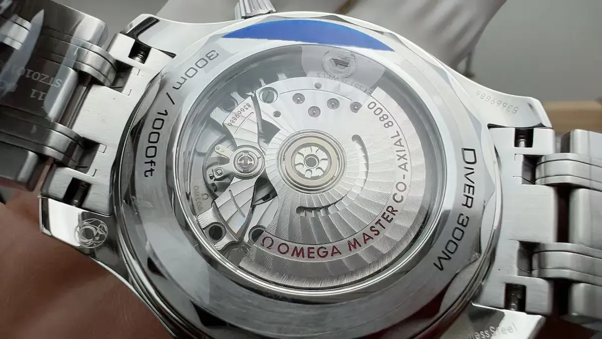 VS厂欧米茄海马300米评测：蓝陶瓷灰盘还原度有多高？