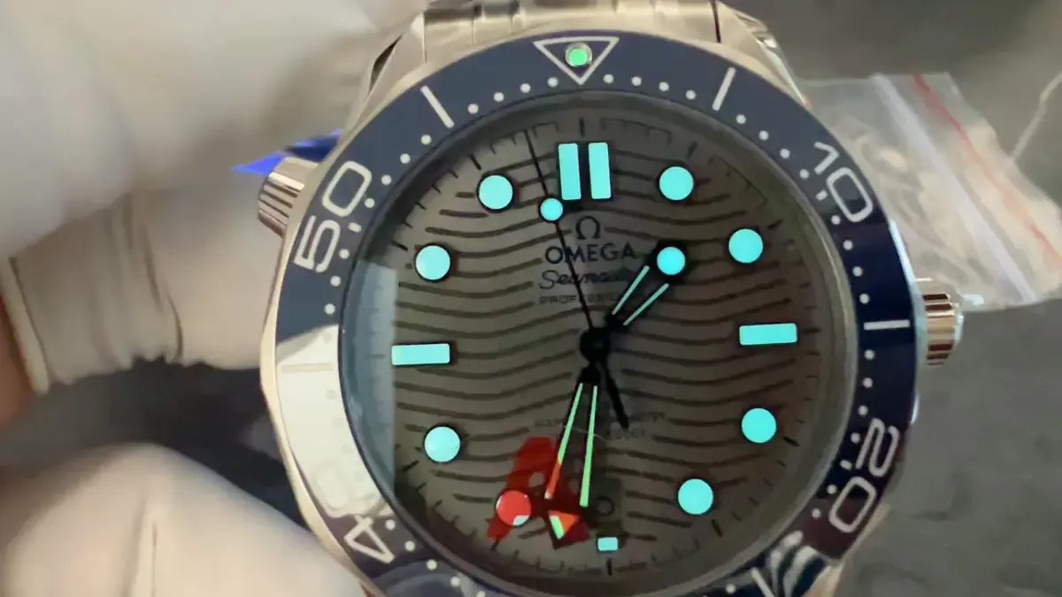 VS厂欧米茄海马300米评测：蓝陶瓷灰盘还原度有多高？