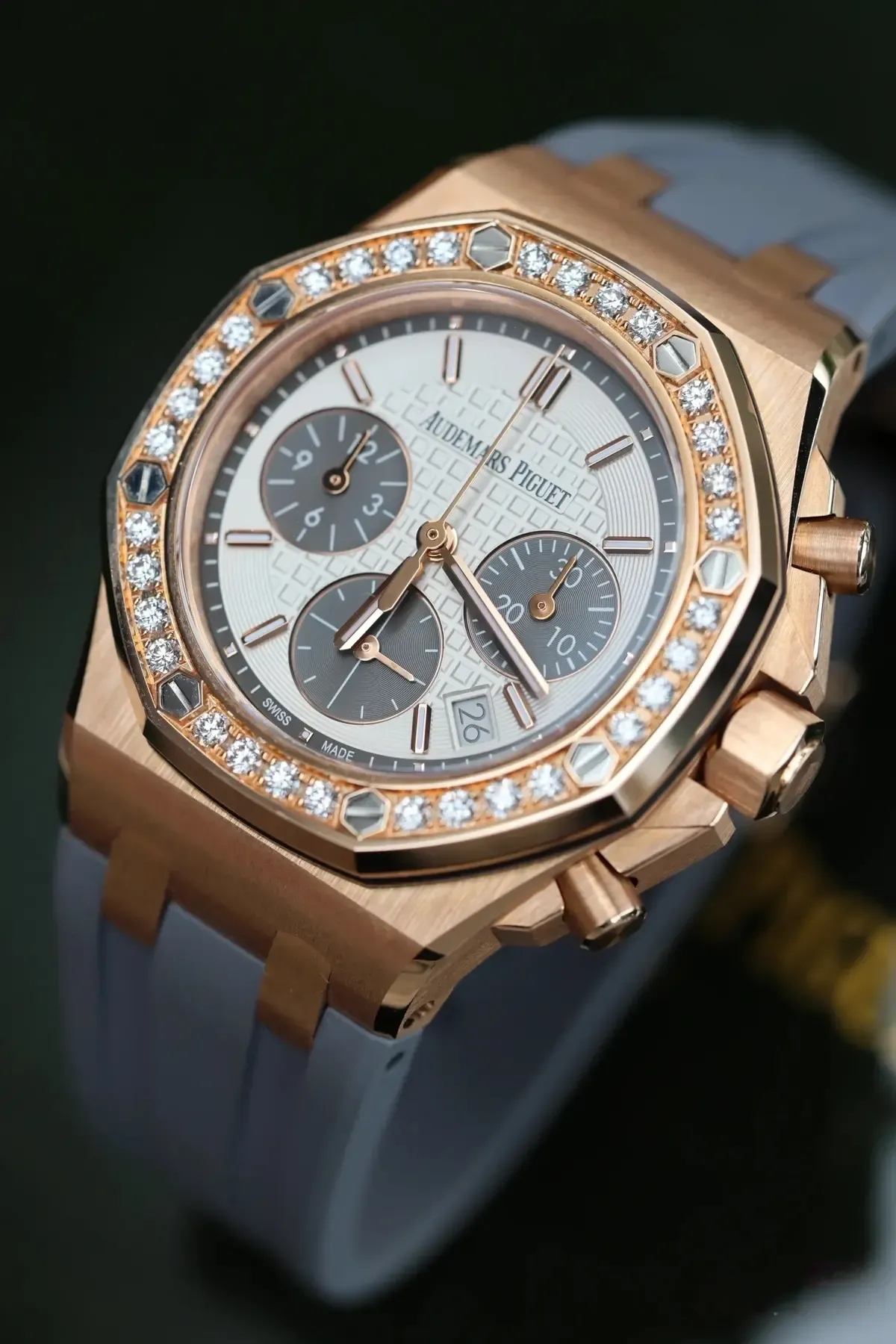 女神同款！APS厂爱彼26231OR玫瑰金镶钻腕表做工到底有多顶？