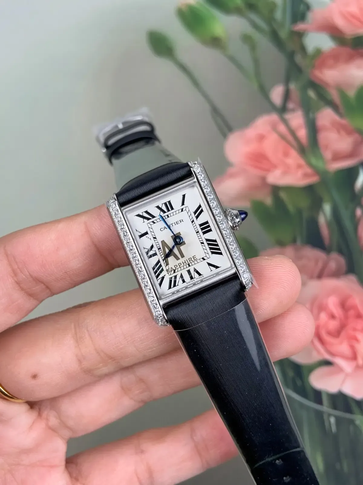 女生第一块"大牌表"怎么选？AF卡地亚坦克女表最合适