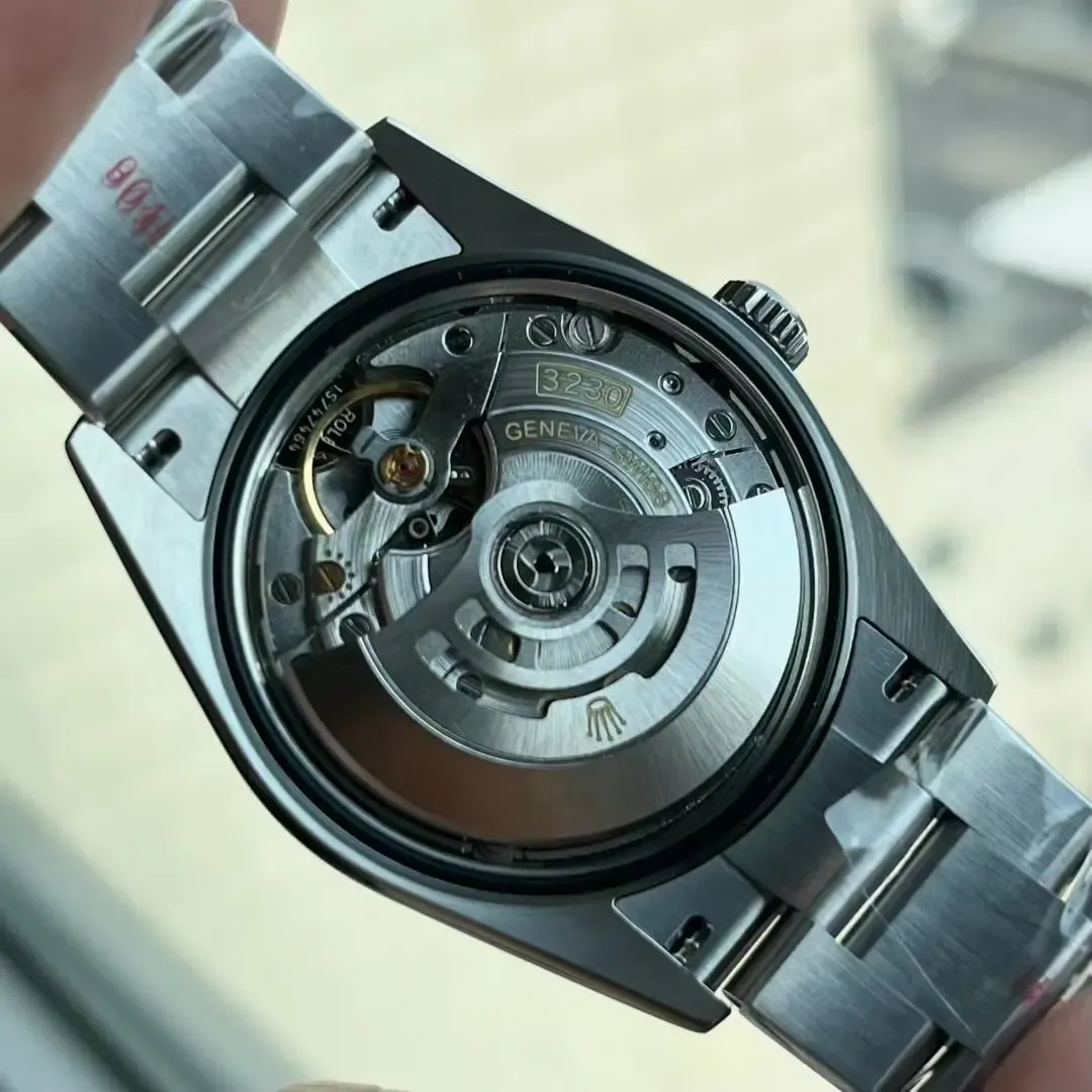 为什么懂表的人都买36mm？KRF蚝式恒动116000上手真相