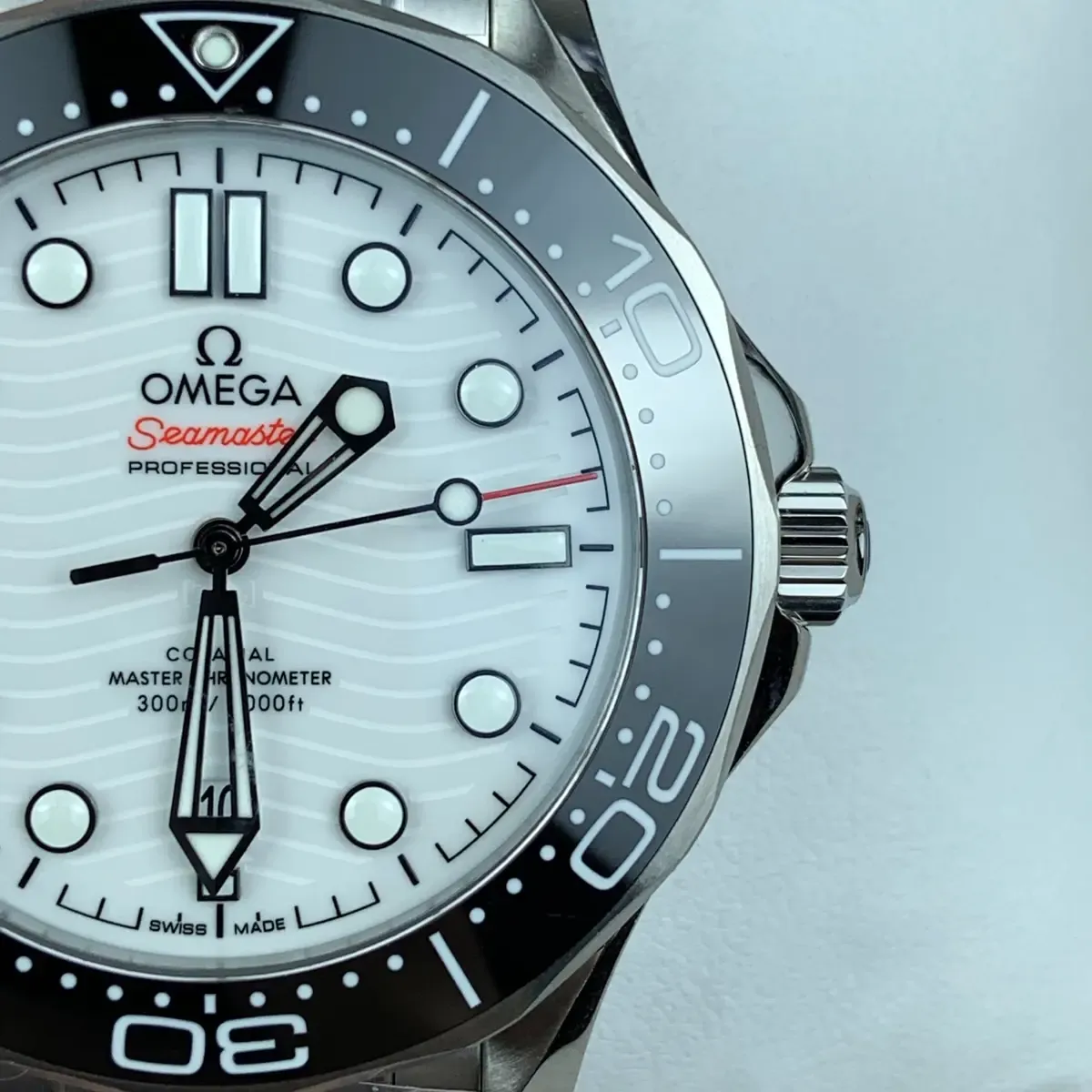 一体机芯加持：VS厂欧米茄海马300熊猫盘值得入手吗？