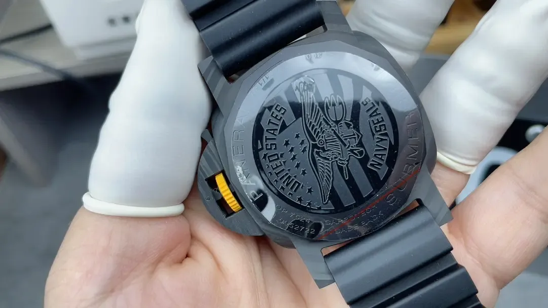 从表壳到护桥全是碳！VS厂沛纳海1324开箱实测