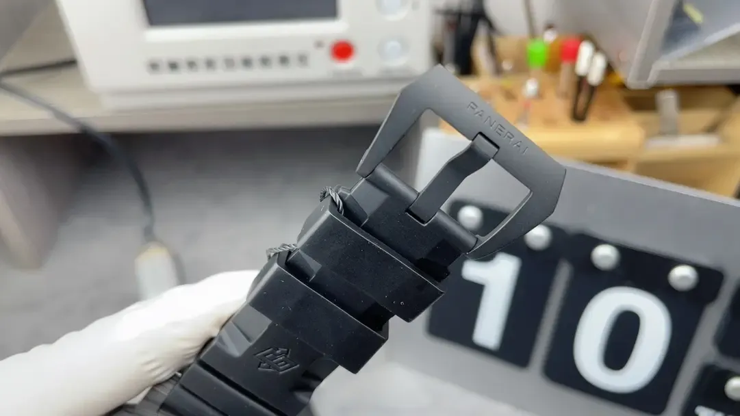 从表壳到护桥全是碳！VS厂沛纳海1324开箱实测