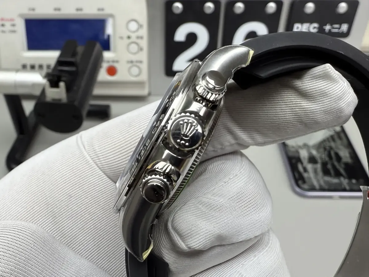 VS厂迪通拿值得买吗？详解4131机芯的升级与细节破绽