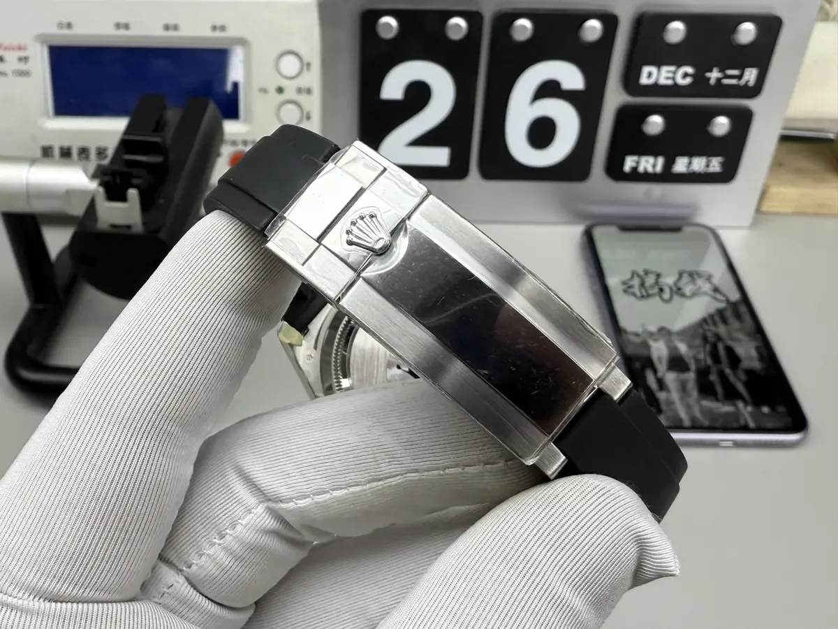 VS厂迪通拿值得买吗？详解4131机芯的升级与细节破绽