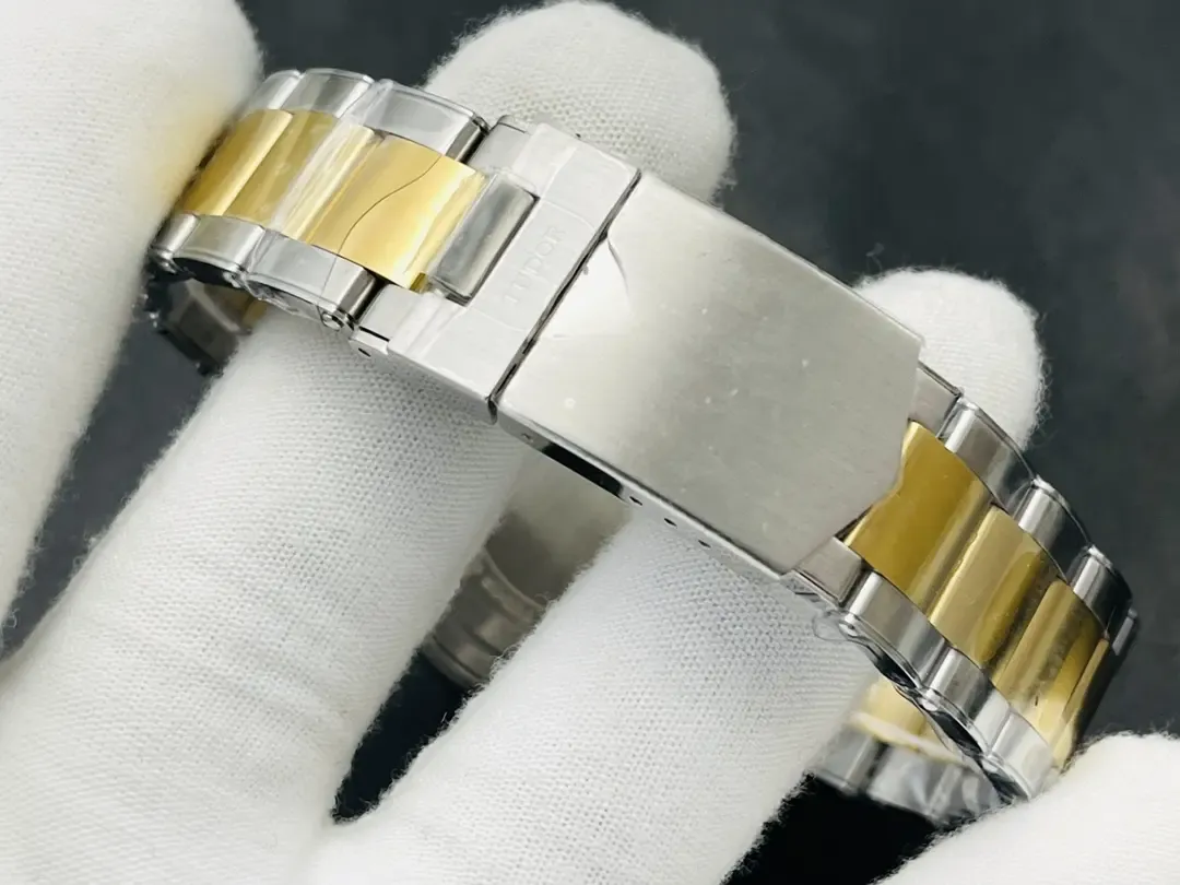 ZF厂帝舵沙士圈复刻表值得买吗？41mm间金碧湾深度测评