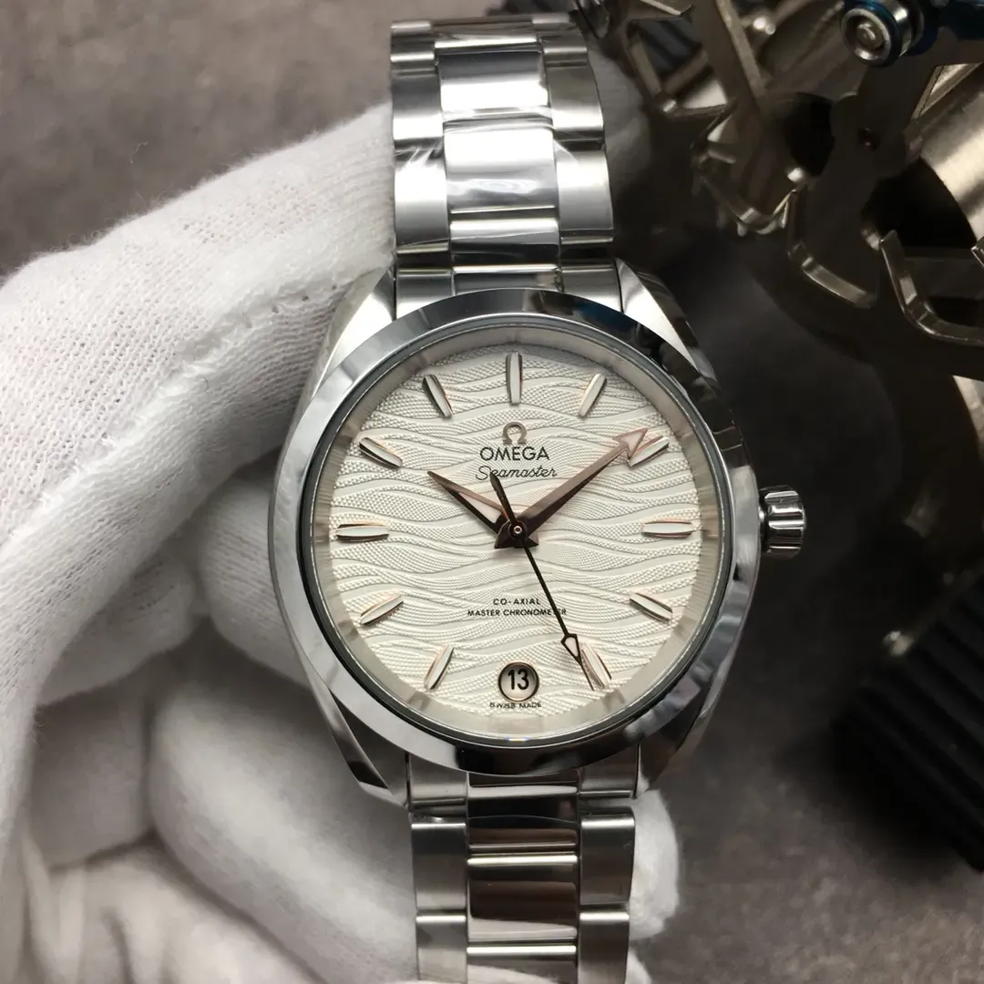 复刻表女款天花板？VS厂欧米茄海马150女表实拍评测