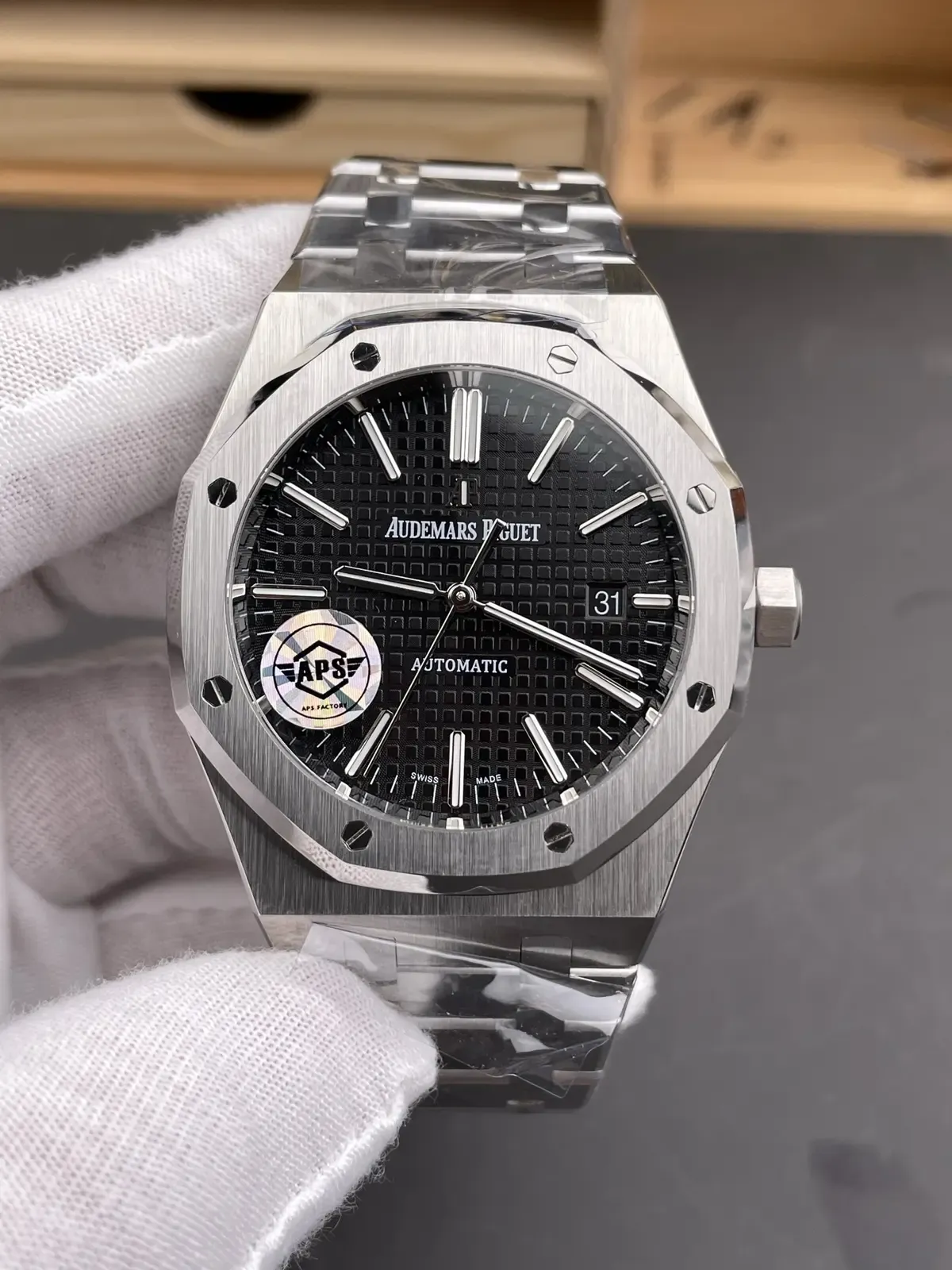 APS厂爱彼15400开箱：从表壳打磨到表带贴合度，逐一细看