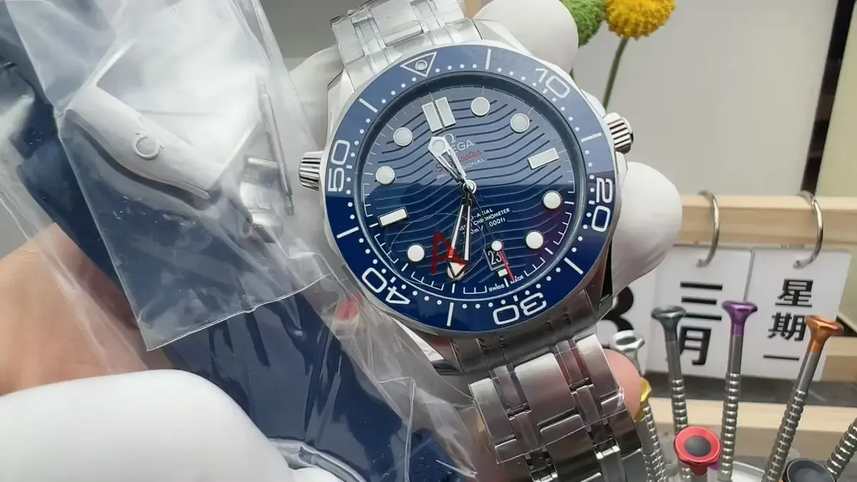 8800机芯返修率低？VS厂欧米茄海马300使用三年实测