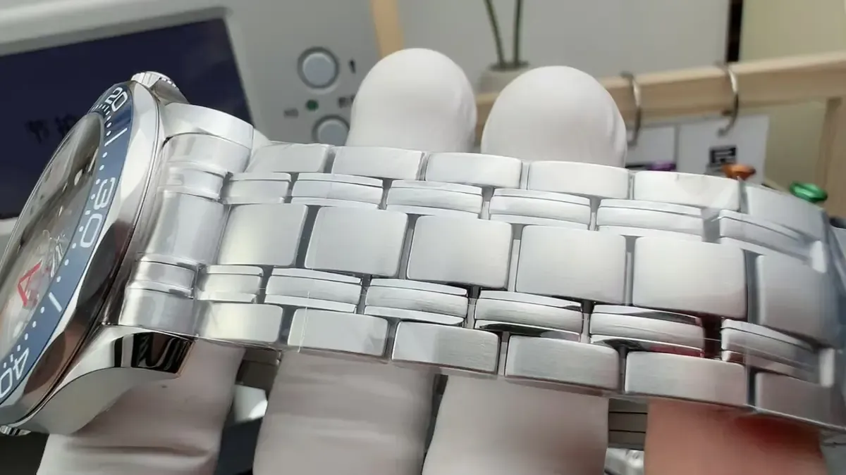 8800机芯返修率低？VS厂欧米茄海马300使用三年实测