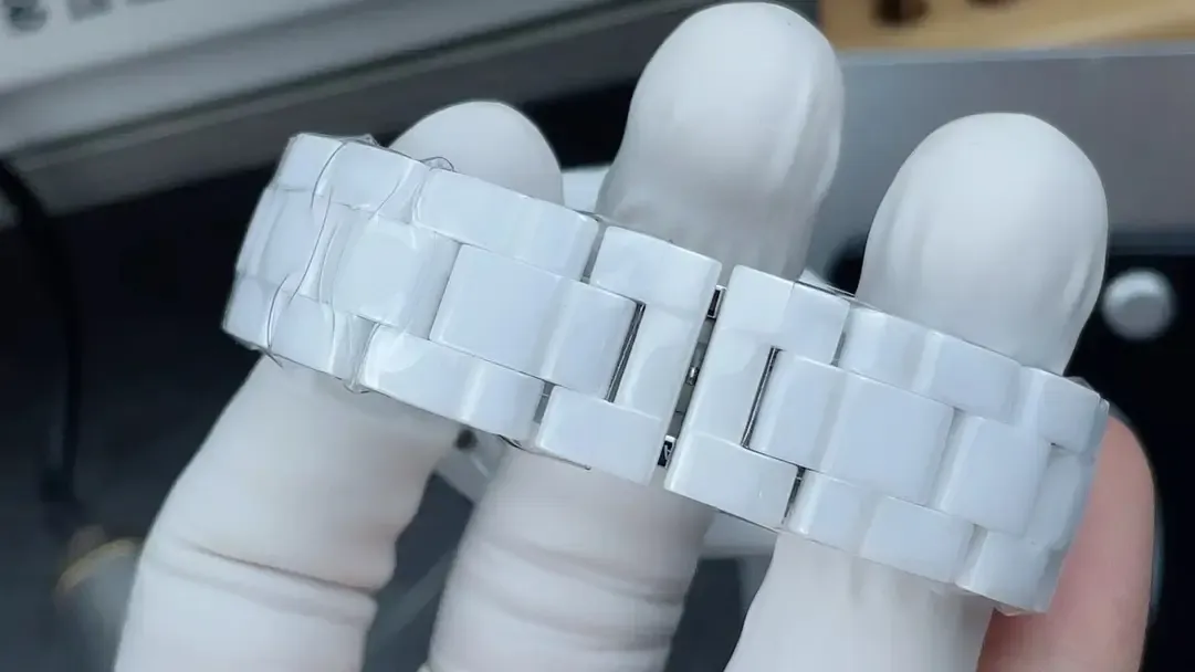 BV厂香奈儿J12最新版，盘面细节还原度分析