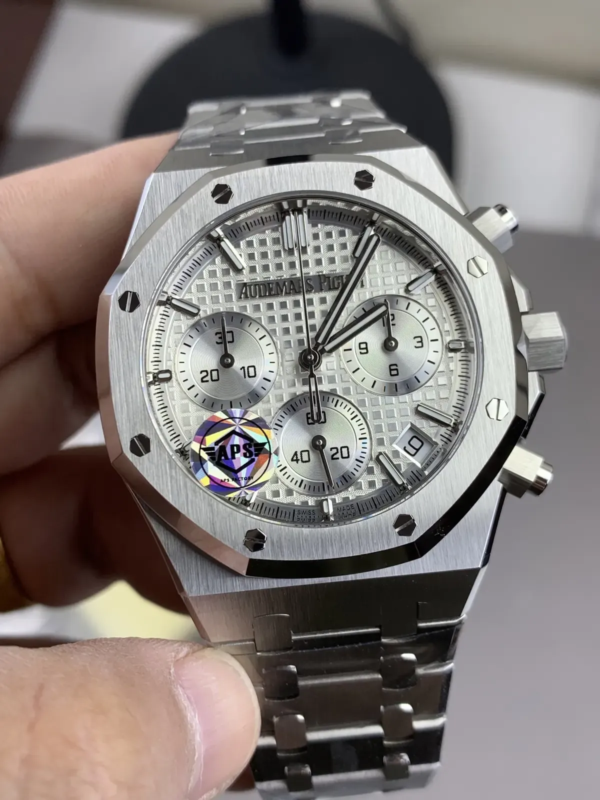 APS厂爱彼26240值不值得入？从飞返计时到佩戴体验一次说清