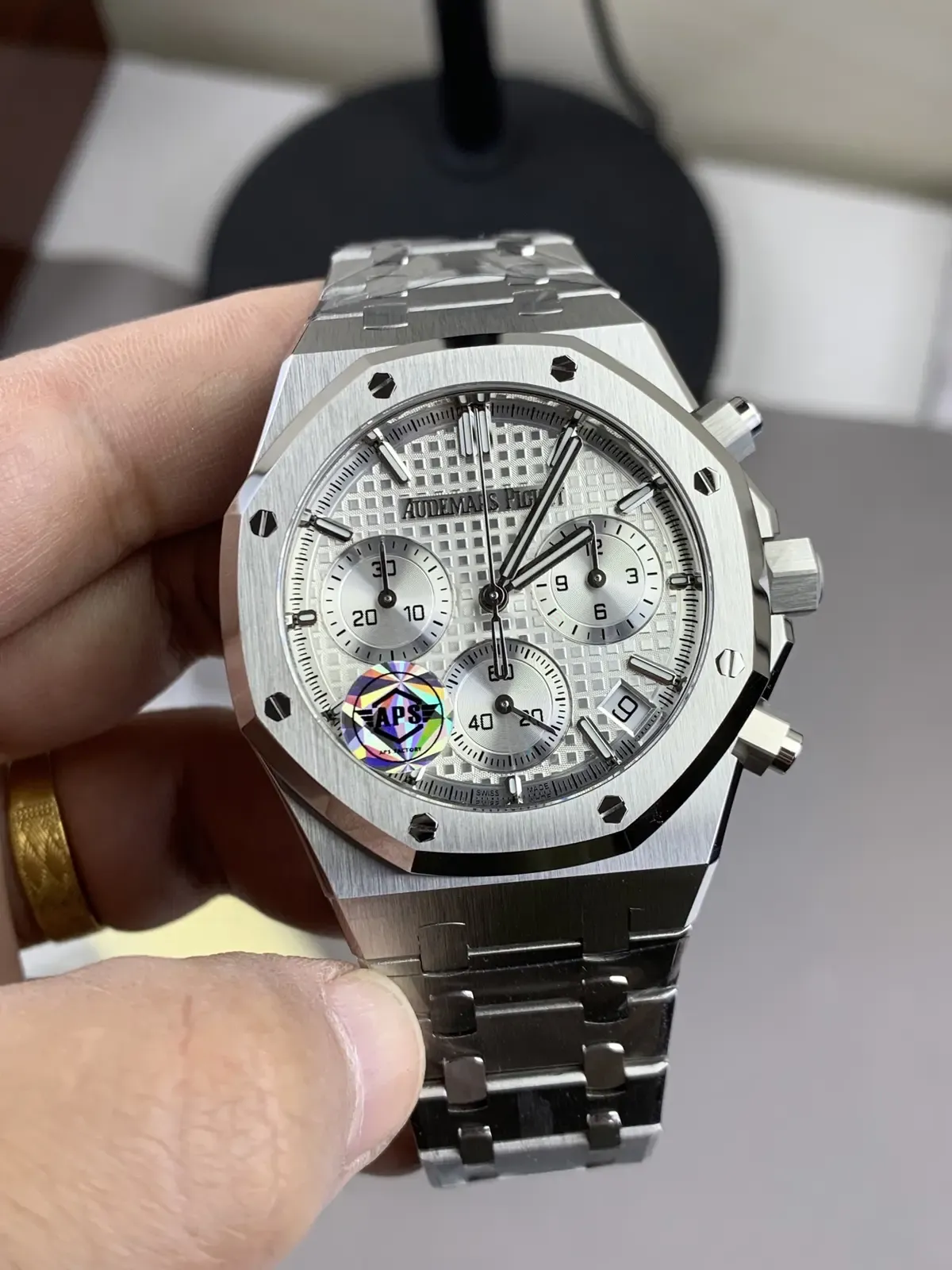 APS厂爱彼26240值不值入手？从飞返计时到佩戴体验一次说清