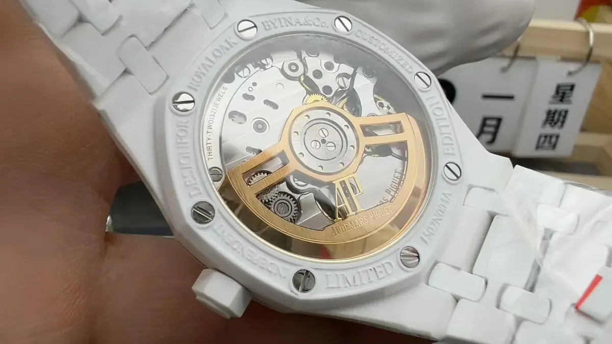 APS爱彼15500全陶瓷款：工艺、机芯、值不值得入？