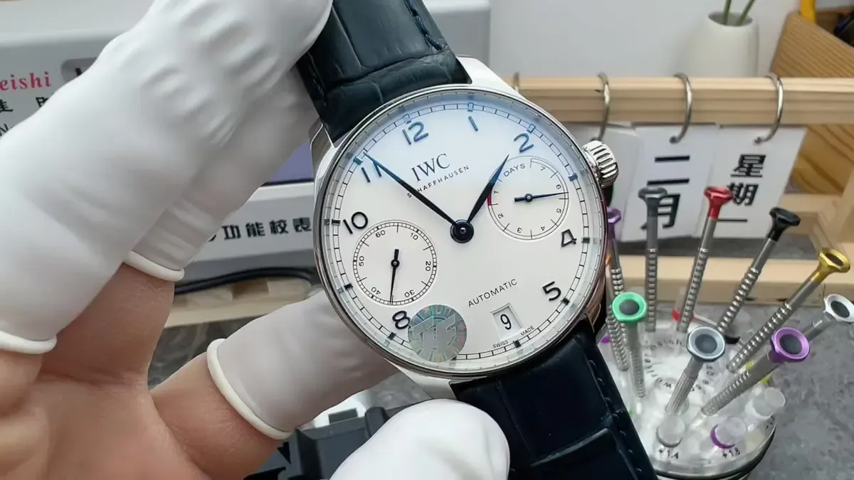 ZF厂葡七V5版对比其他厂：机芯、背透、盘面三大维度对比