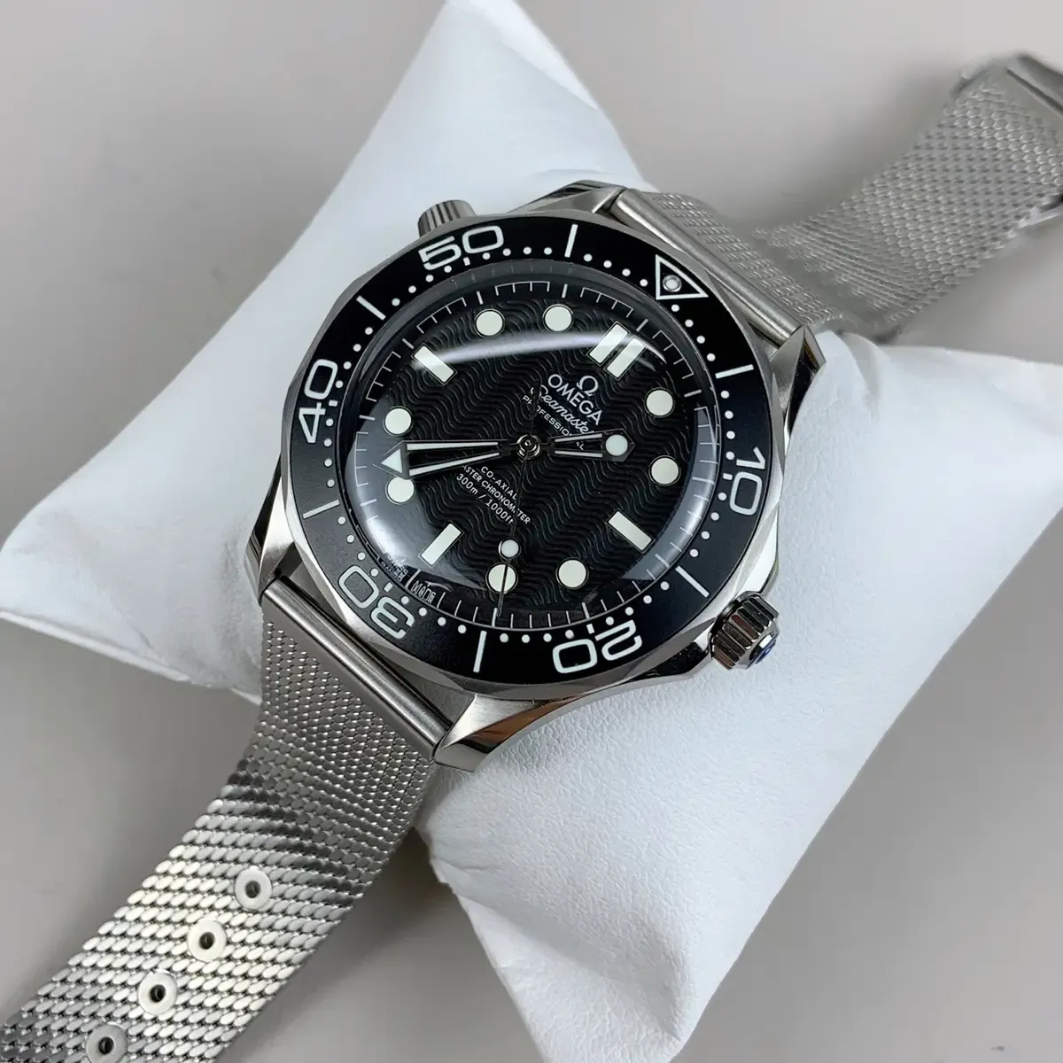 VS厂新款“无历”海马300测评，从外观到机芯值不值入手？