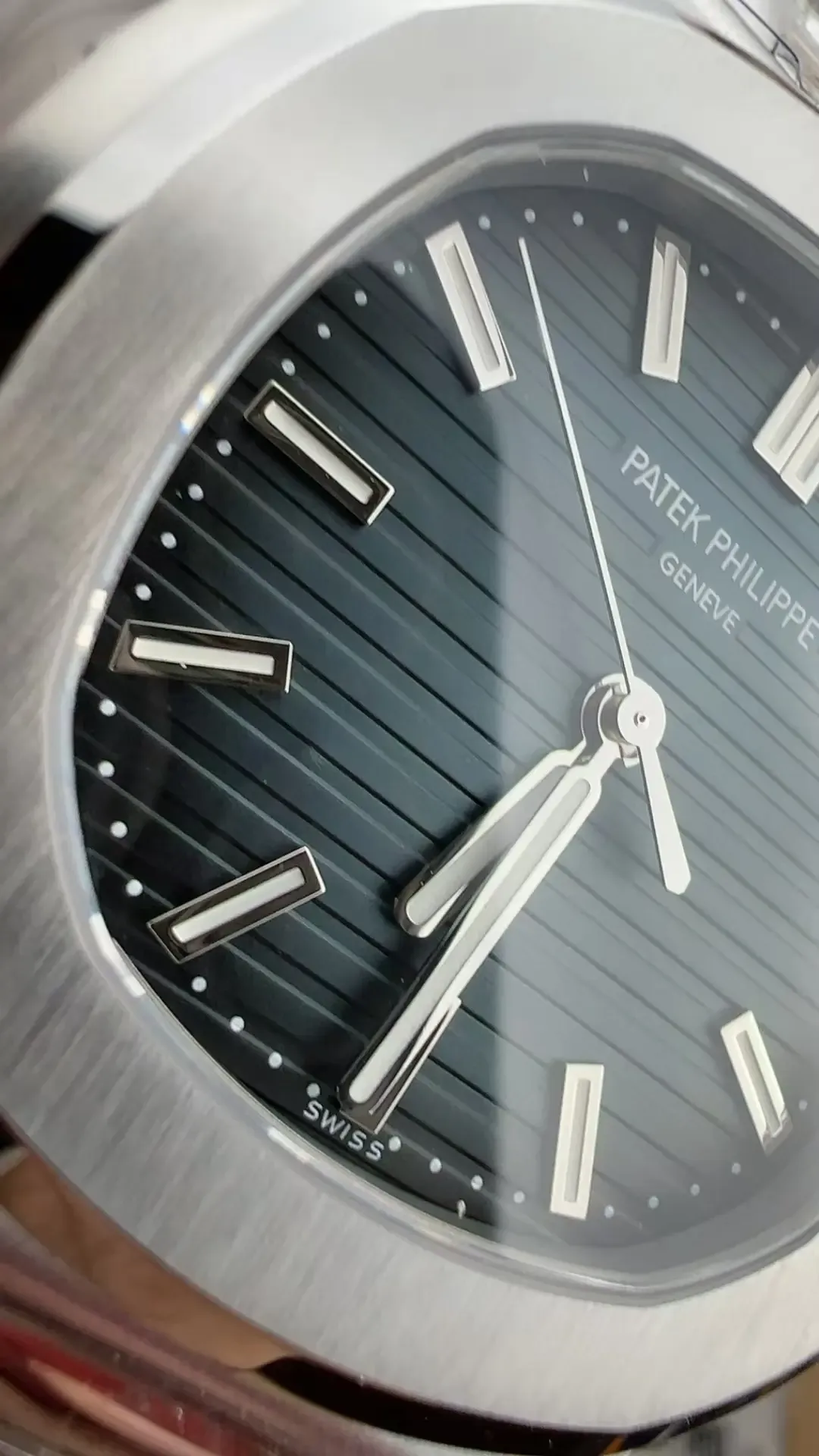 DDF厂百达翡丽鹦鹉螺5711，从壳带到机芯，还原度有多高？