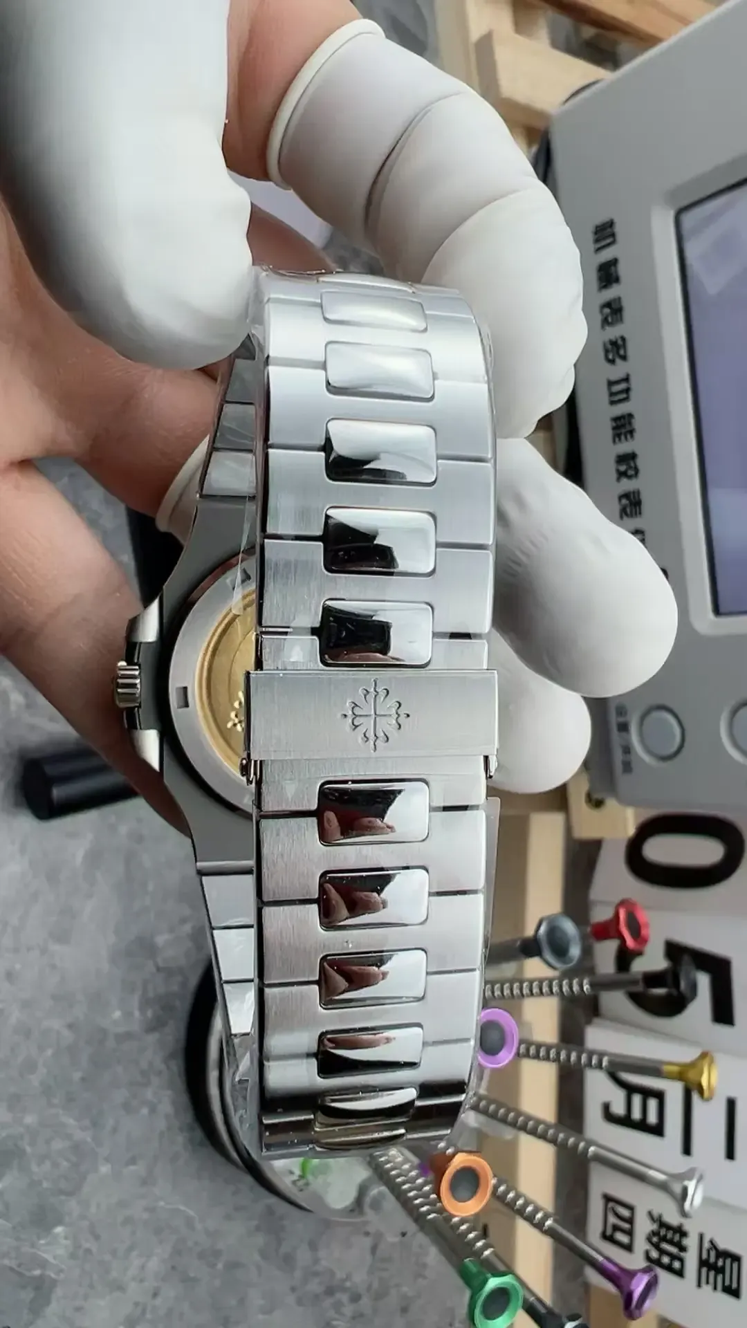 DDF厂百达翡丽鹦鹉螺5711，从壳带到机芯，还原度有多高？