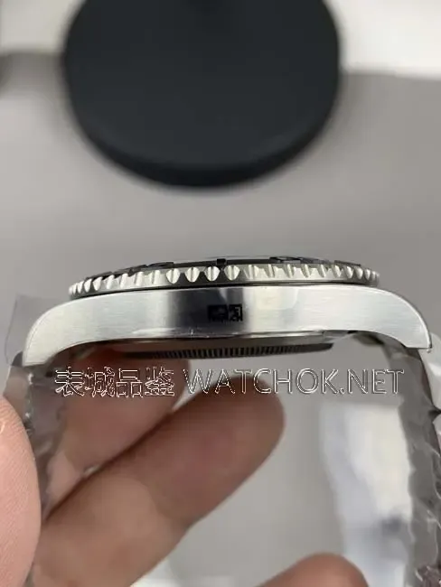 107克的“空气感”！ARF厂钛游艇从壳套到机芯深度解析