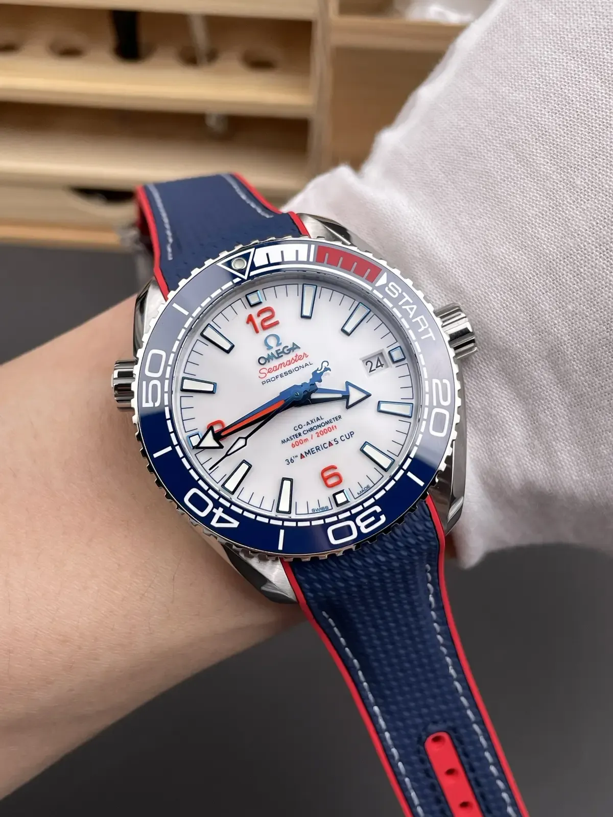 VS厂欧米茄海马美洲杯深度评测：三色陶瓷圈，白红蓝炸裂