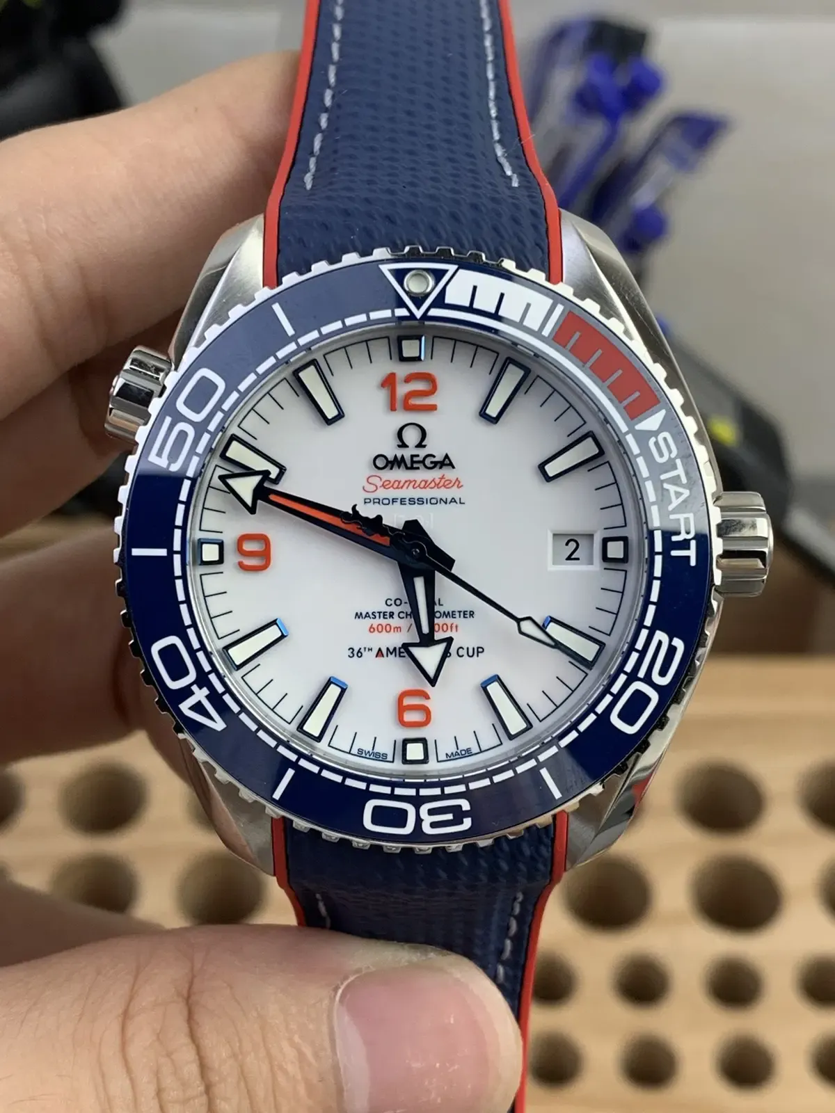 VS厂欧米茄海马美洲杯深度评测：三色陶瓷圈，白红蓝炸裂