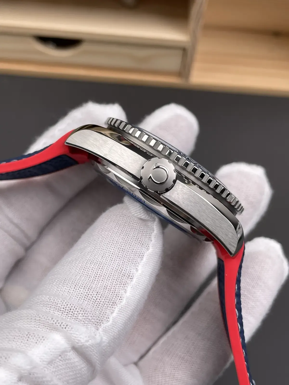 VS厂欧米茄海马美洲杯深度评测：三色陶瓷圈，白红蓝炸裂