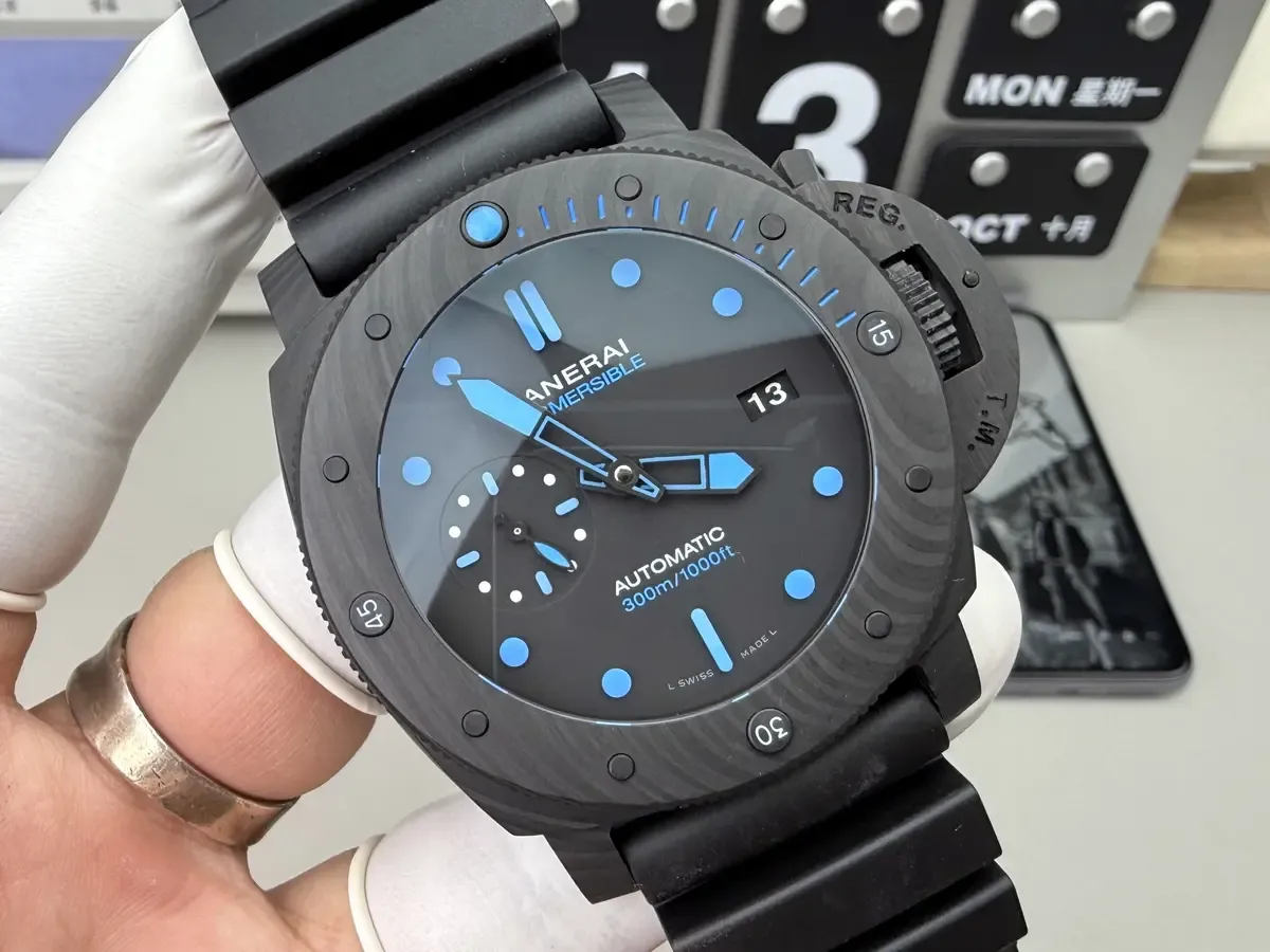 告别压手感！VS厂沛纳海1661碳纤维表壳，上手轻若无物