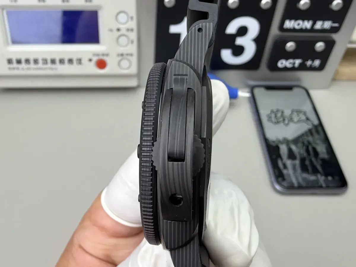 告别压手感！VS厂沛纳海1661碳纤维表壳，上手轻若无物