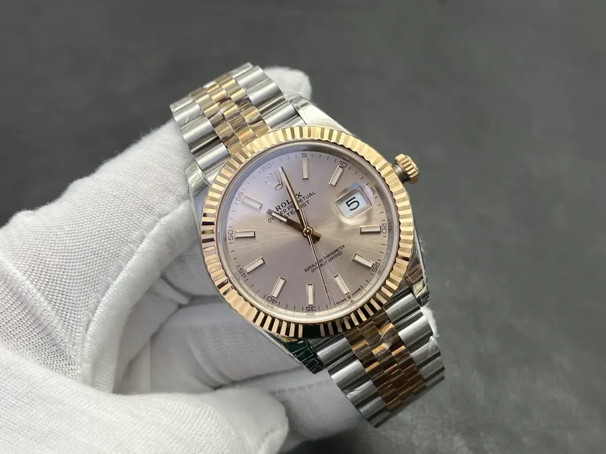 VS厂日志126331莫桑钻粉面，用细节定义间金复刻新高度