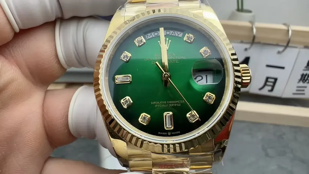 烟熏绿盘面+瞬跳日历：QF厂劳力士DD，万元级体验入门价