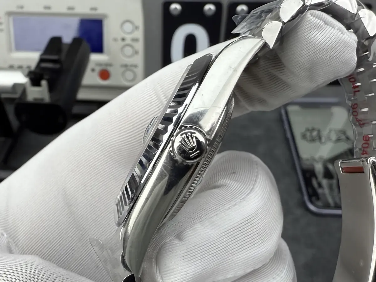 VS厂日志薄荷绿全面评测：从机芯硬实力到长期维护指南