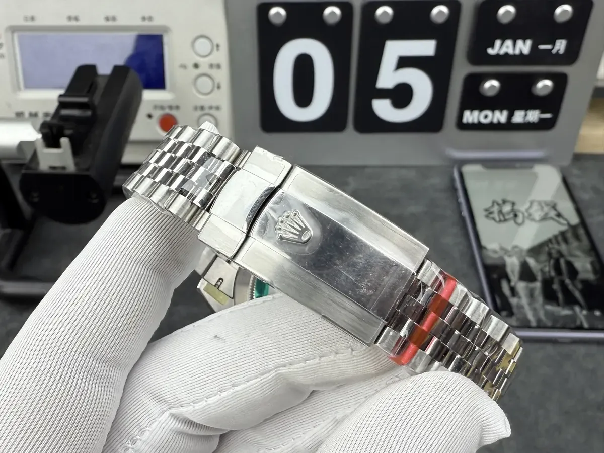 VS厂日志薄荷绿全面评测：从机芯硬实力到长期维护指南