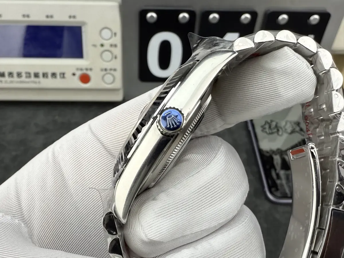 买日志必看！VS厂日志与竞品对比，机芯和细节优势在哪？