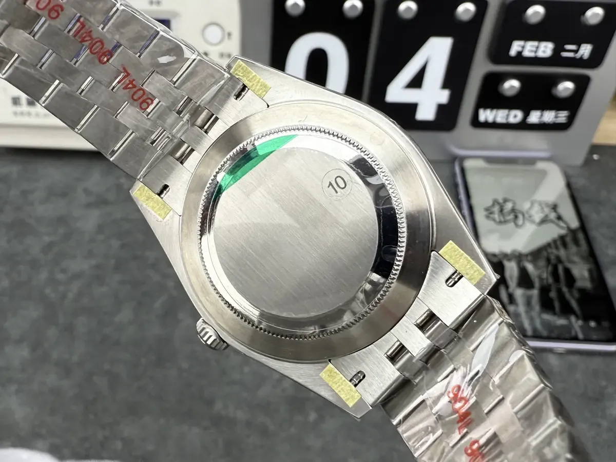 买日志必看！VS厂日志与竞品对比，机芯和细节优势在哪？