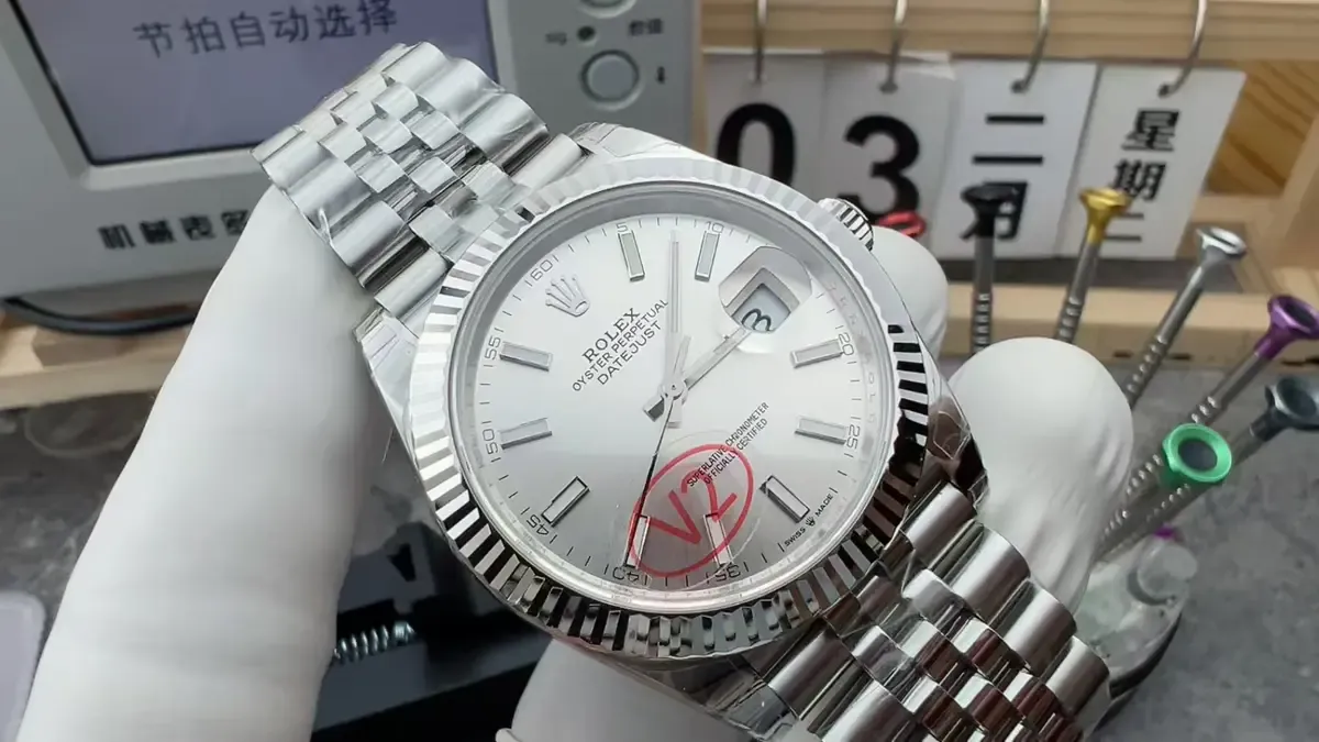 买VS厂V2版日志必看！三大关键细节，让你避开仿品坑