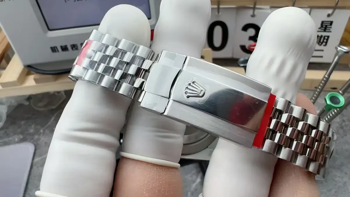 买VS厂V2版日志必看！三大关键细节，让你避开仿品坑