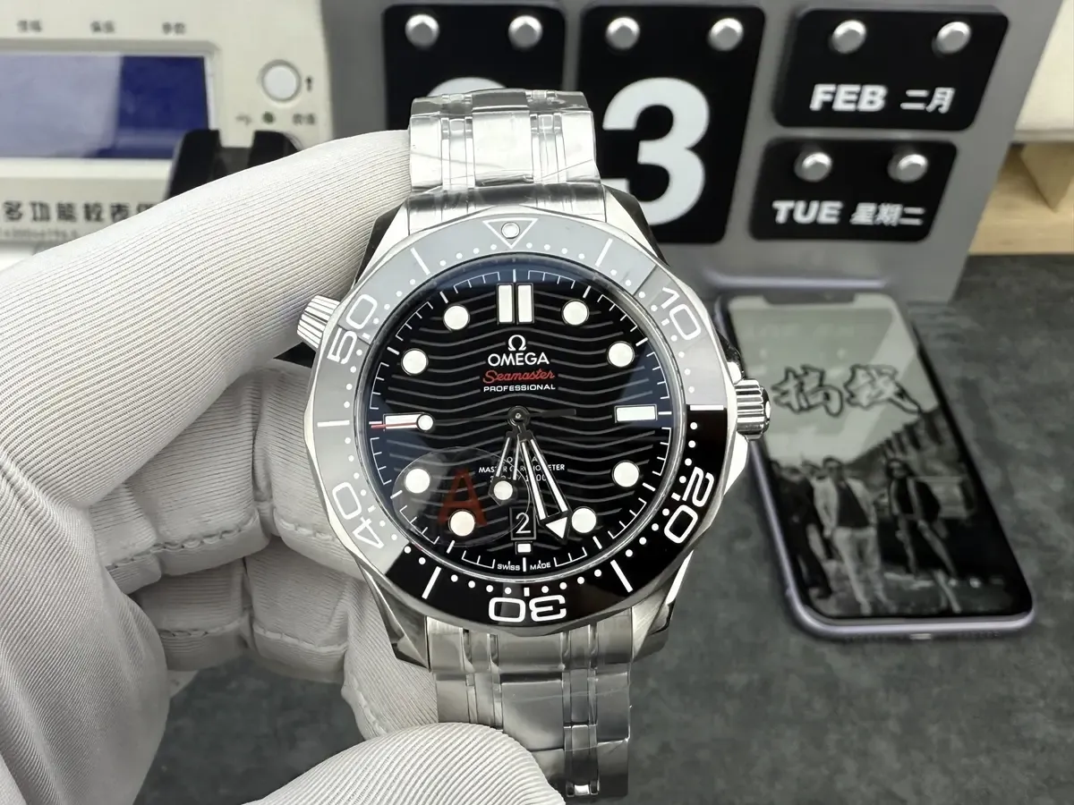 从甲板到一体机芯！VS厂海马300 V4版全方位拆解对比。