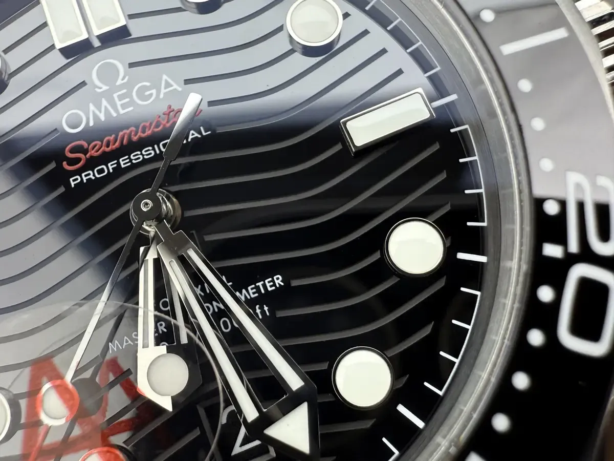 从甲板到一体机芯！VS厂海马300 V4版全方位拆解对比。