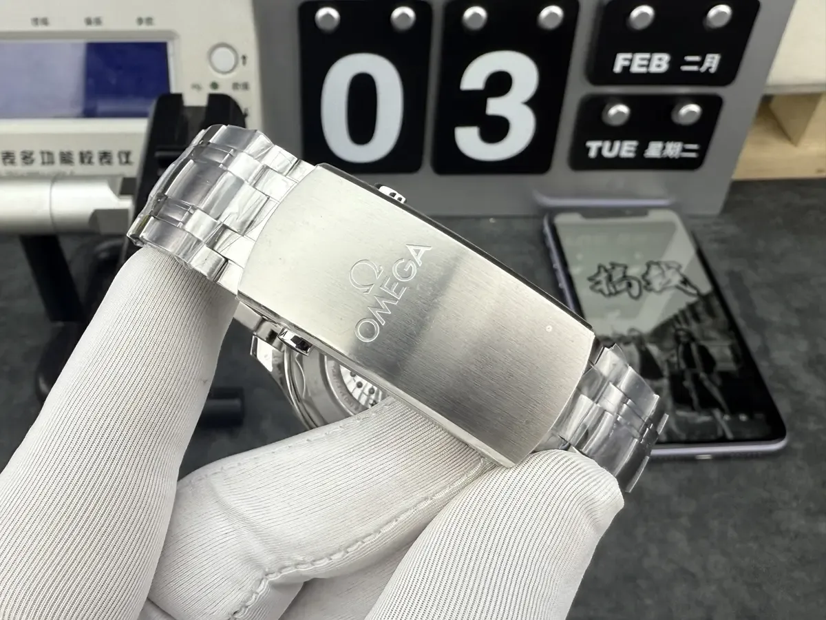 从甲板到一体机芯！VS厂海马300 V4版全方位拆解对比。