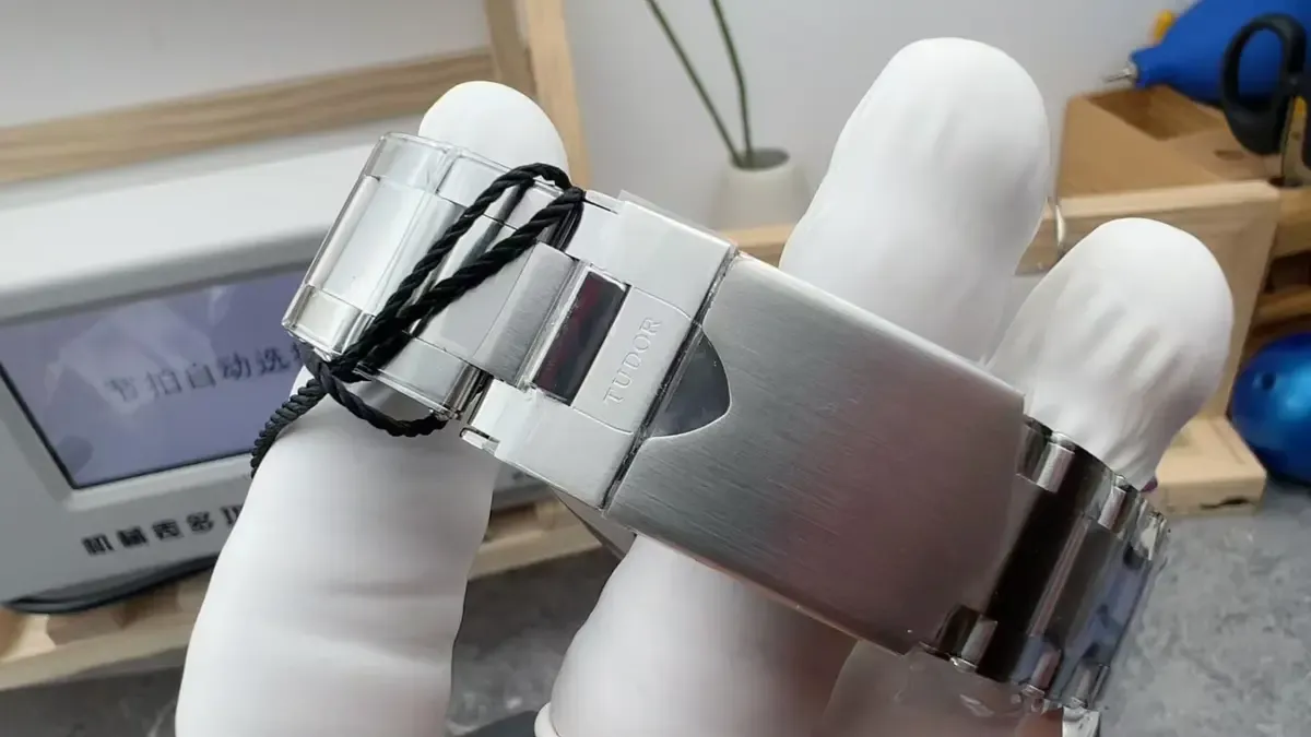 ZF厂帝舵1958 GMT“可乐圈”全面对比，这些细节还原度惊了