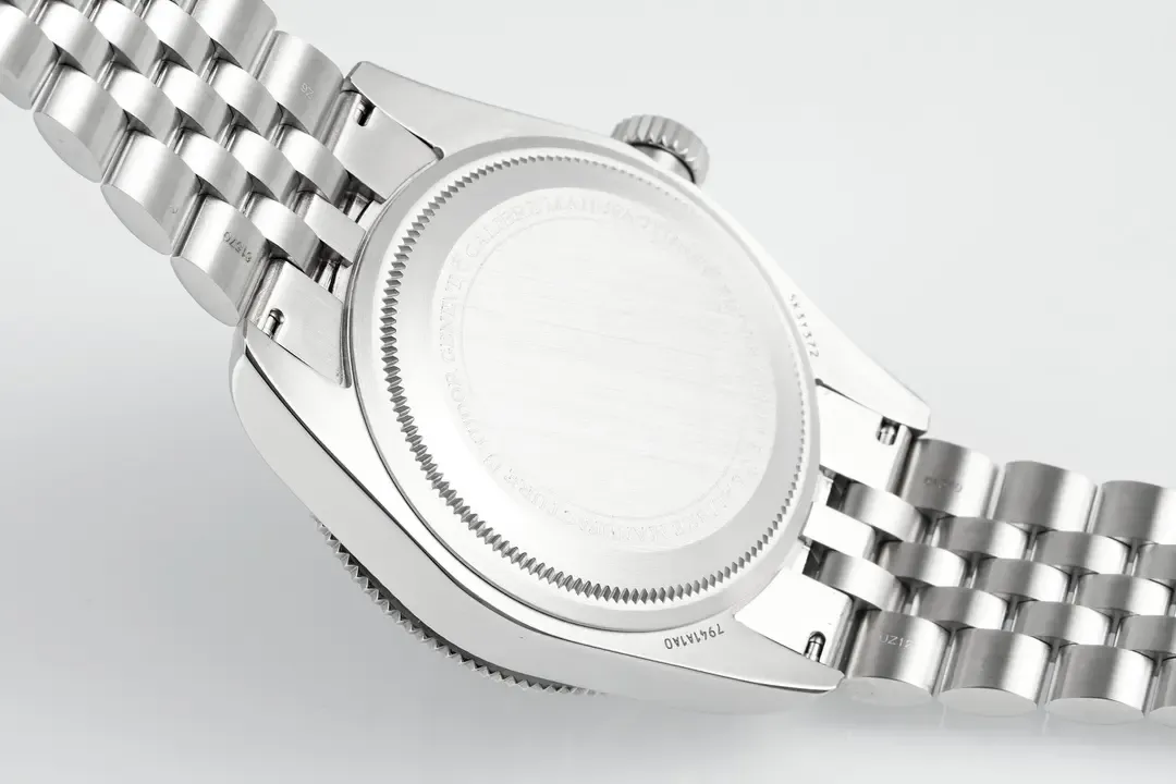 告别“一眼假”！ZF厂帝舵碧湾单色小黑盾深度拆解